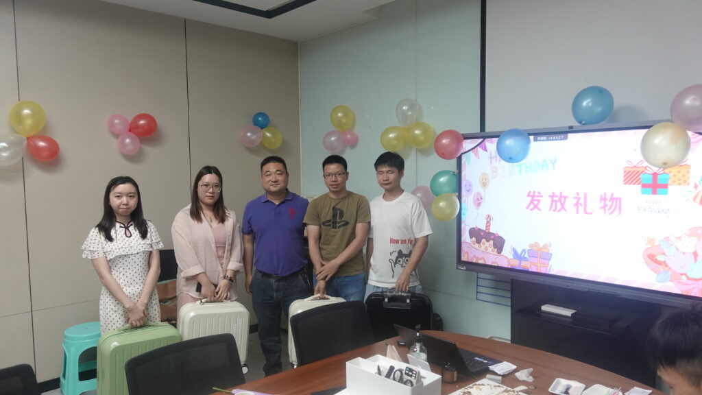 PTI三季度生日会（images 4）